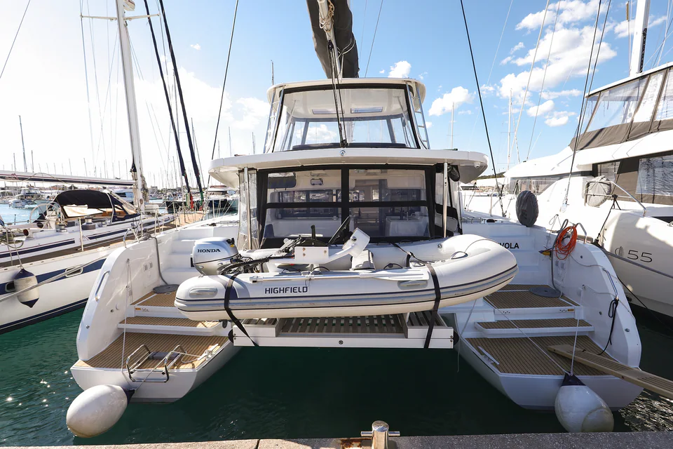 Lagoon 46 “NUVOLA” brokerage photograph