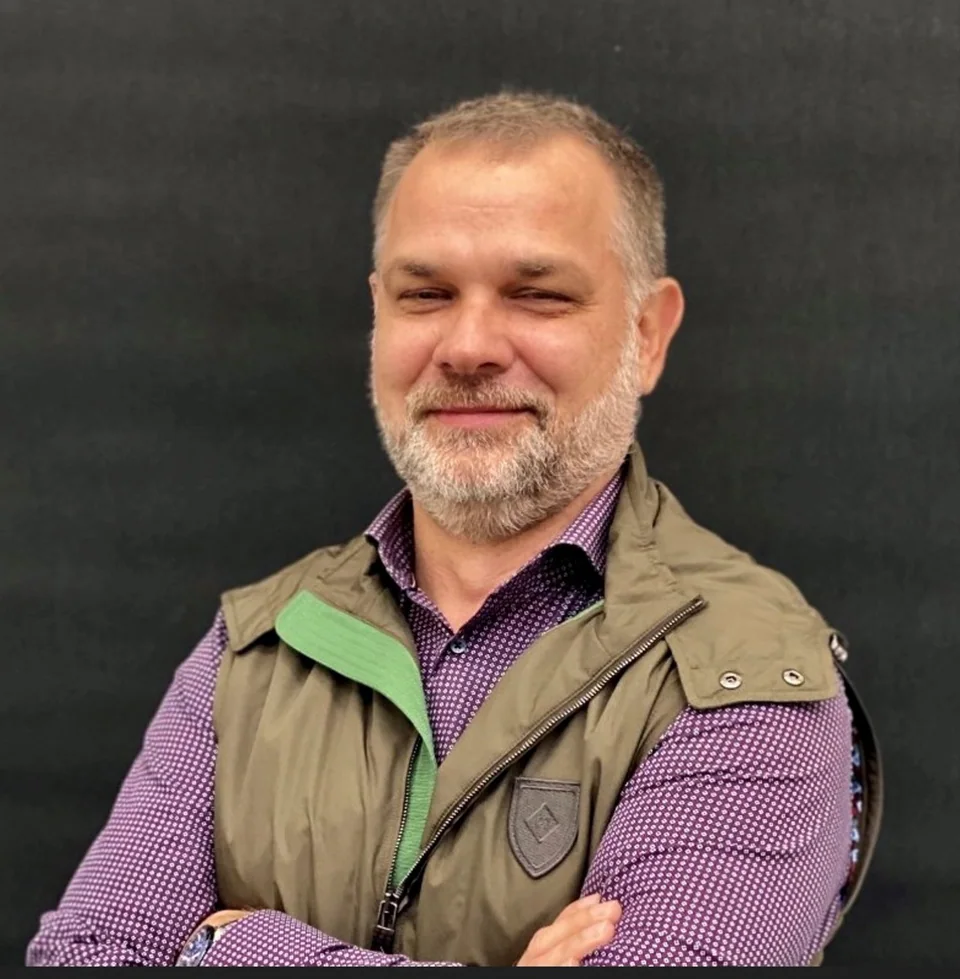 Andris Zeiza, Director ejecutivo, Patrón experimentado