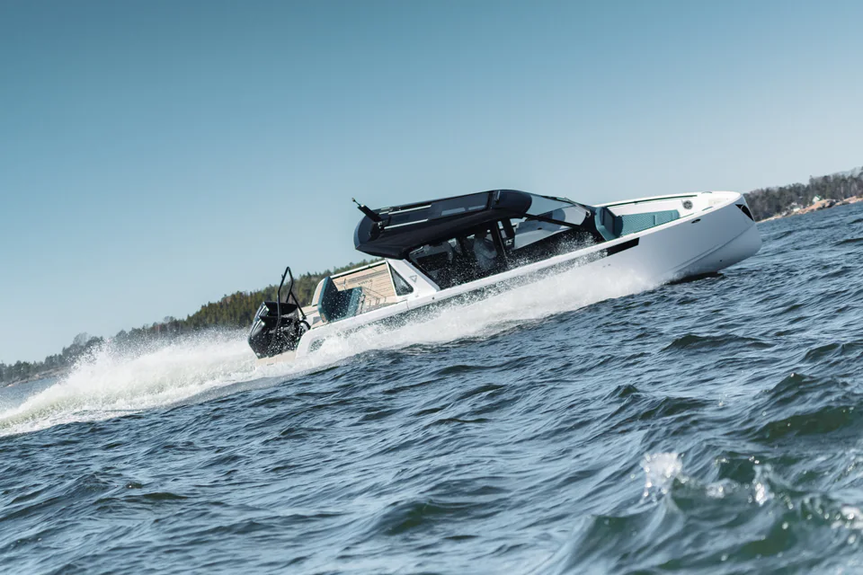Virtue V33 Cabin gaitā sānskatā