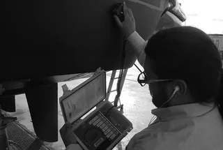 Medidor de humedad utilizado durante una inspección